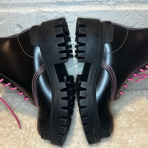 New Balenciaga Strike Ankle Combat Boots in Black and Fluo Pink Size 36 - Picture 6 of 10